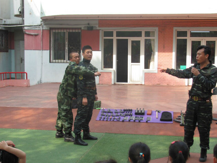 防恐培训进入秀园幼儿园