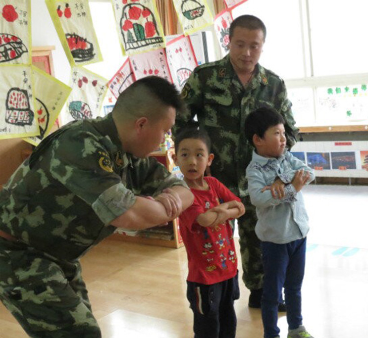 2015年4月29日，启明华清园幼儿园安全疏散演习