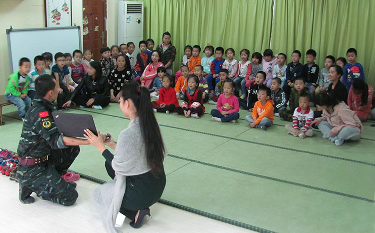 2015年9月29日，阳光爱蕾幼儿园防火、安全疏散体验式培训