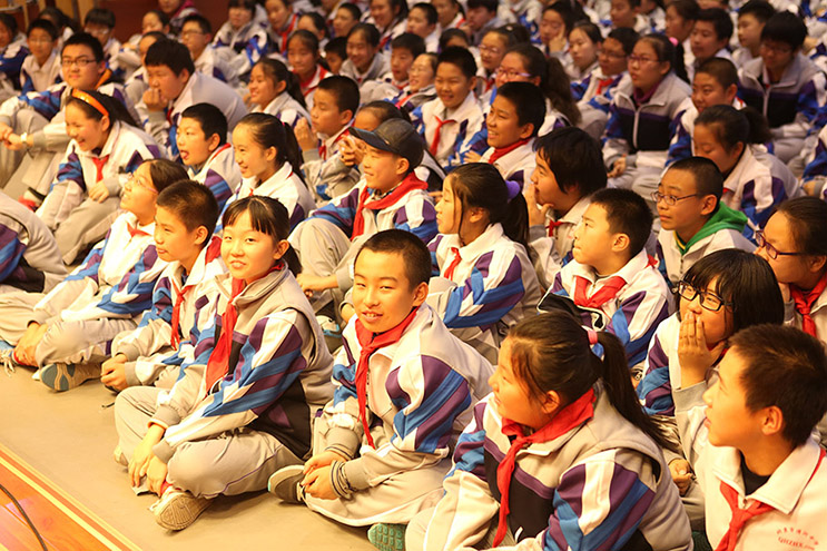 巨峰教育走进清河中学,开展防暴力防恐安全自护体验活动