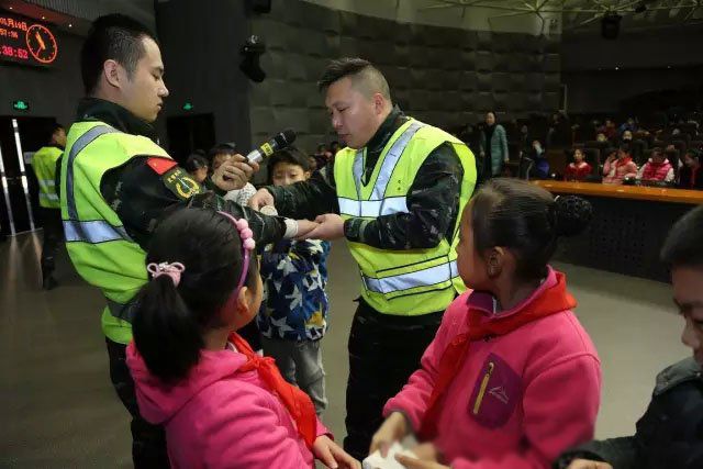防恐自护 从我做起——北京市海淀区第二实验小学学生防恐自护体验活动