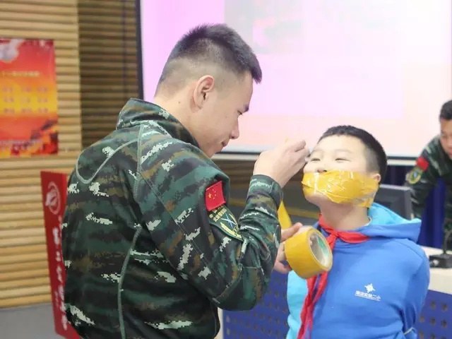 北京市海淀区第二实验小学升旗手、护旗手培训