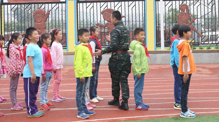 东升实验小学升旗仪式