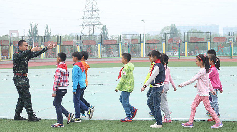 东升实验小学升旗仪式