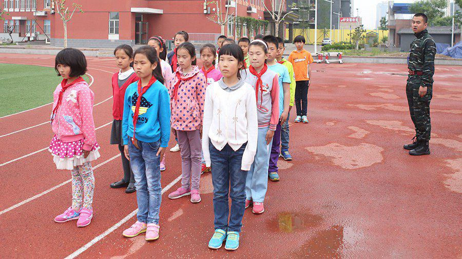 东升实验小学升旗仪式