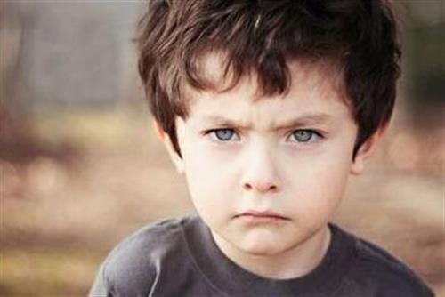 杜绝使用这些让孩子关闭心门的语言