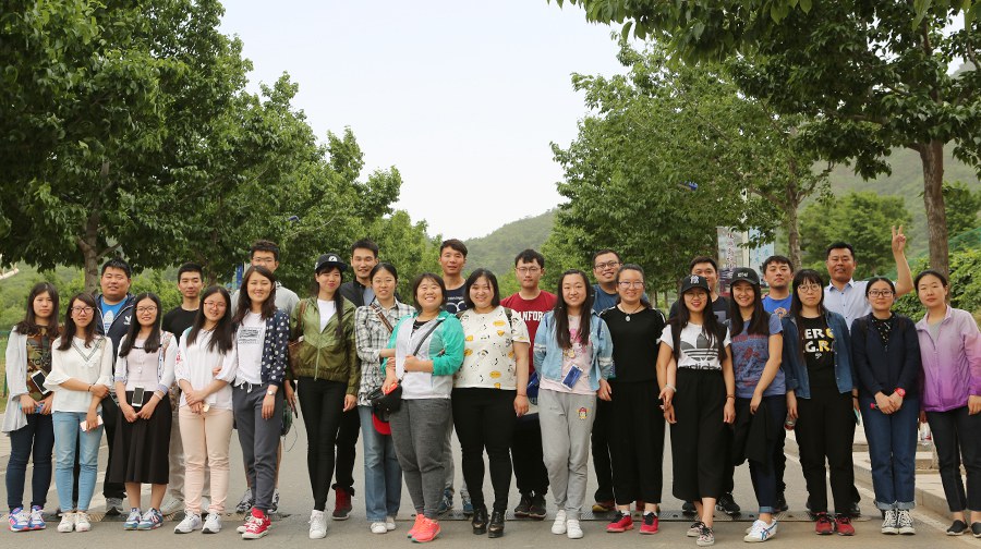 北京市海淀区第二实验小学老师减压活动